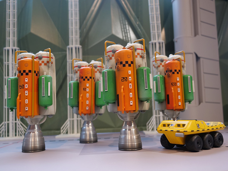 Eagle Passenger Pod with Booster Rockets (44 inch)